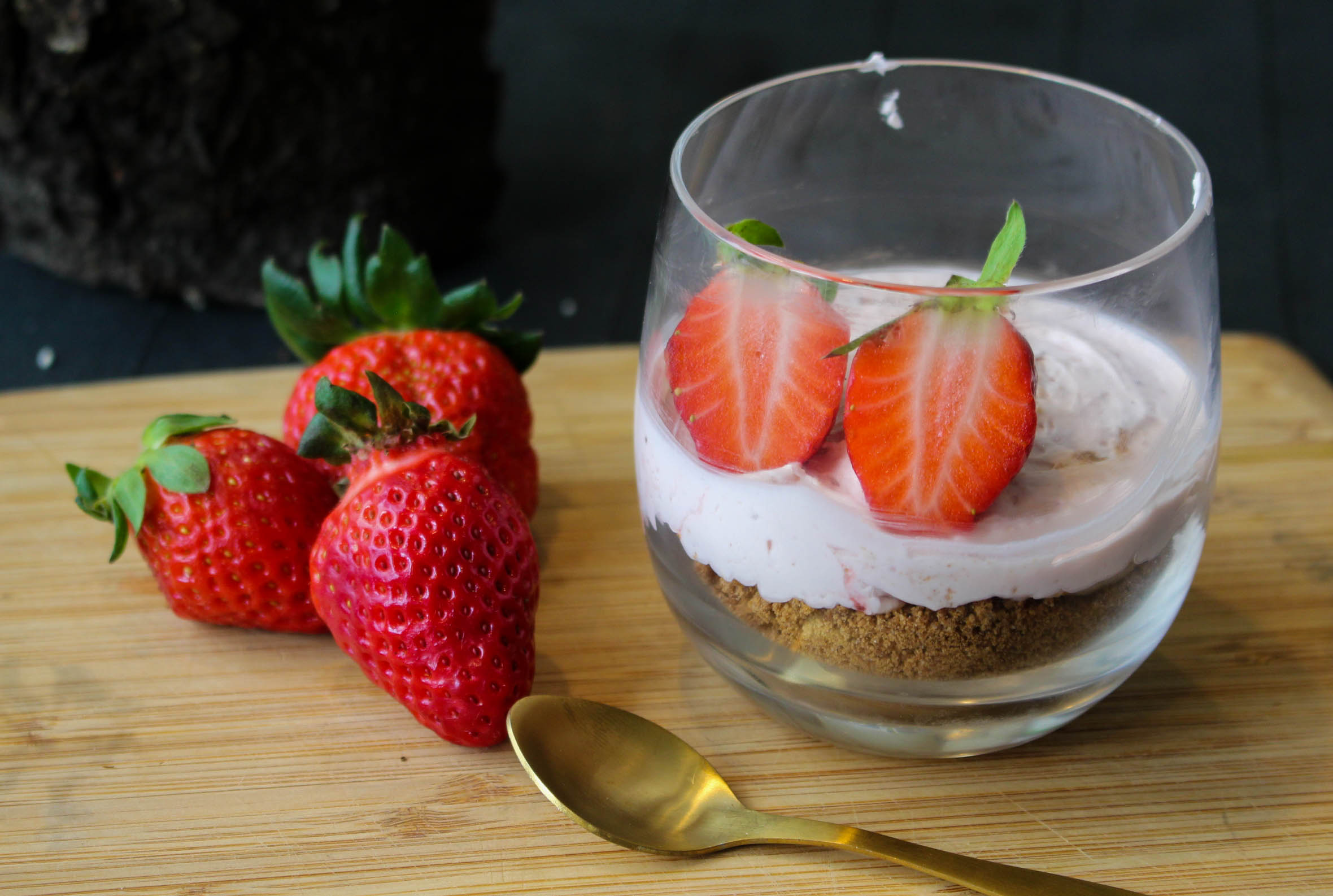 Aardbeien mousse bij Besteldesk.nl