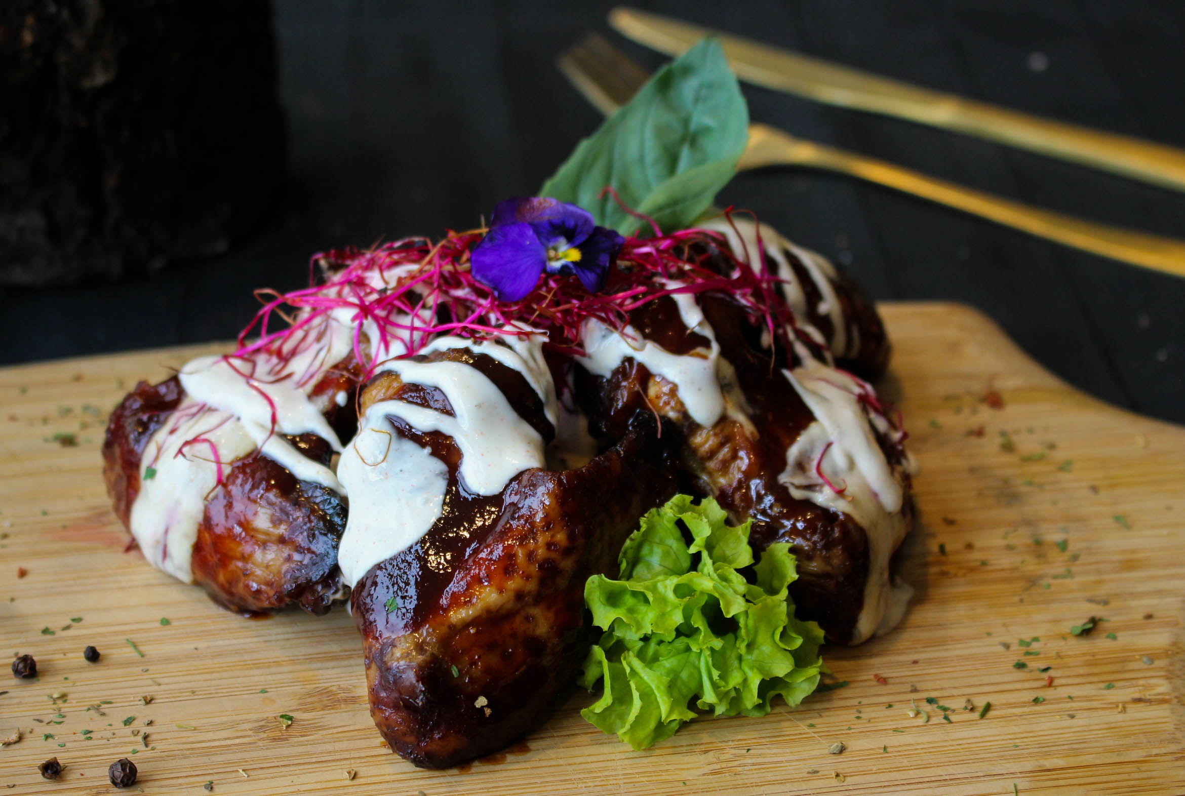 Alabama white sauce wings (hoofdgerecht) bij Besteldesk.nl