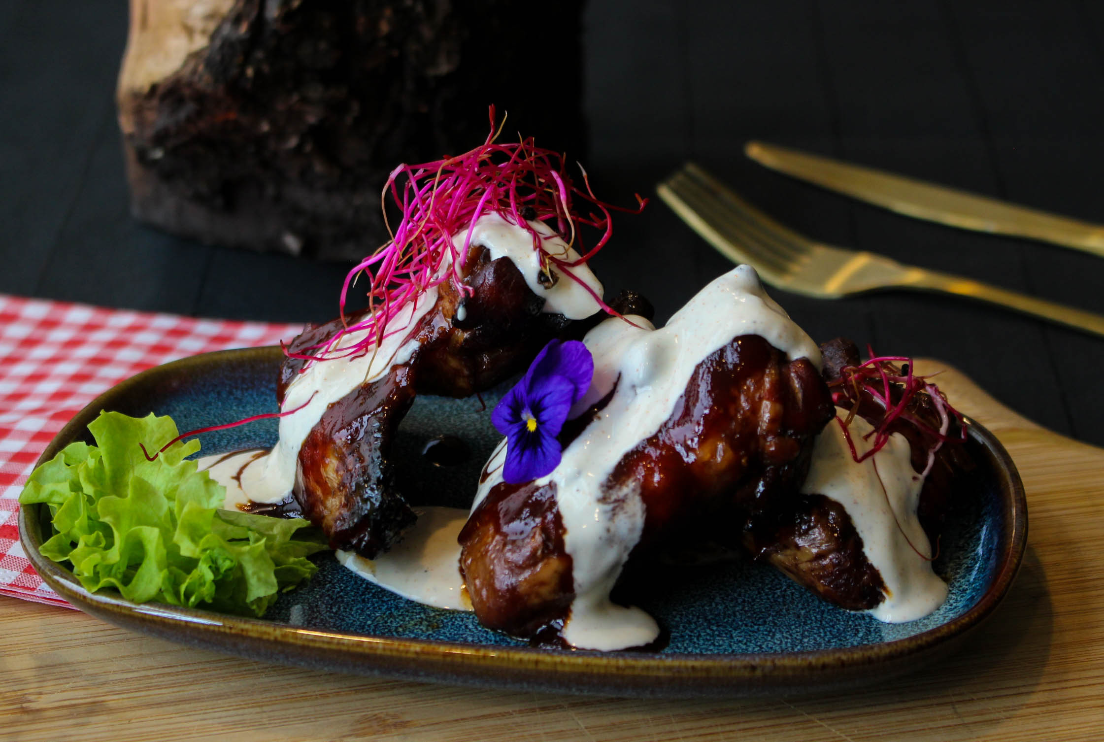 Chicken wings Alabama white saus bij Besteldesk.nl