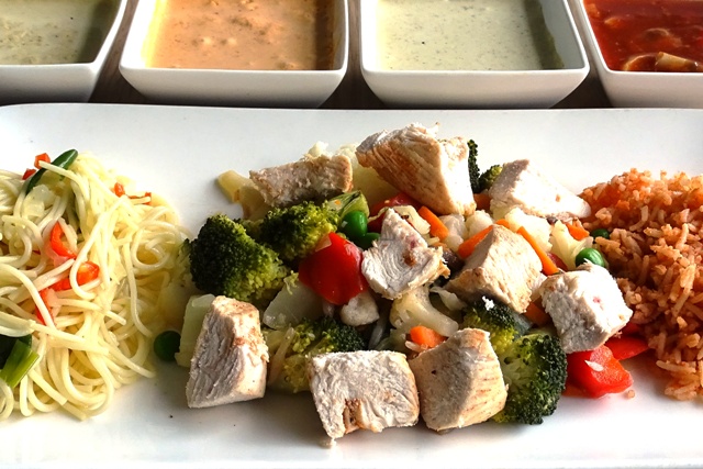 wokschotel met reepjes kipfilet bij Besteldesk.nl